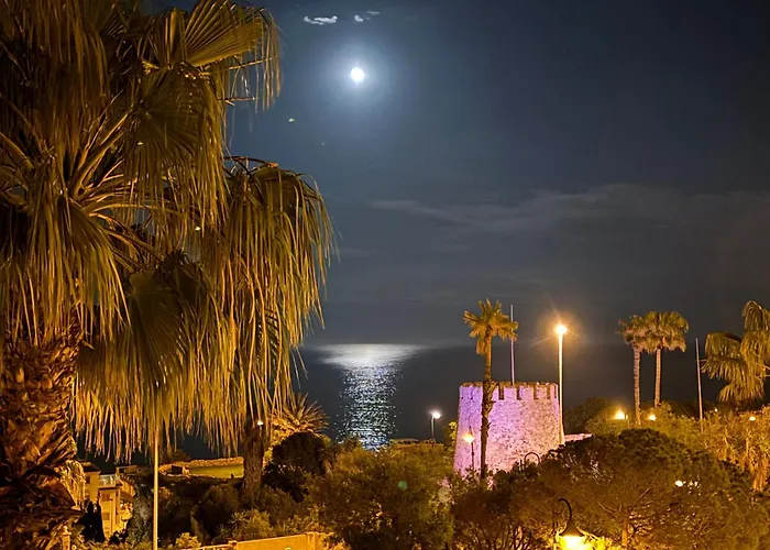 Torre Y Mar Penthouse With Seaviews تورّيفيِخا